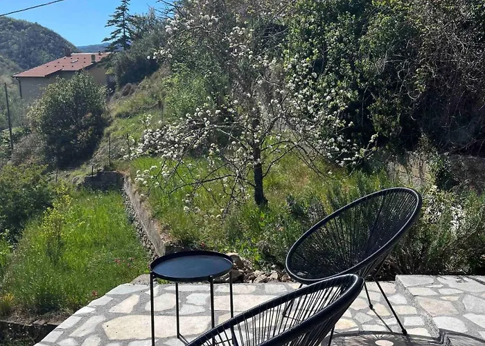 Casale In Campagna Ristrutturato Apricale